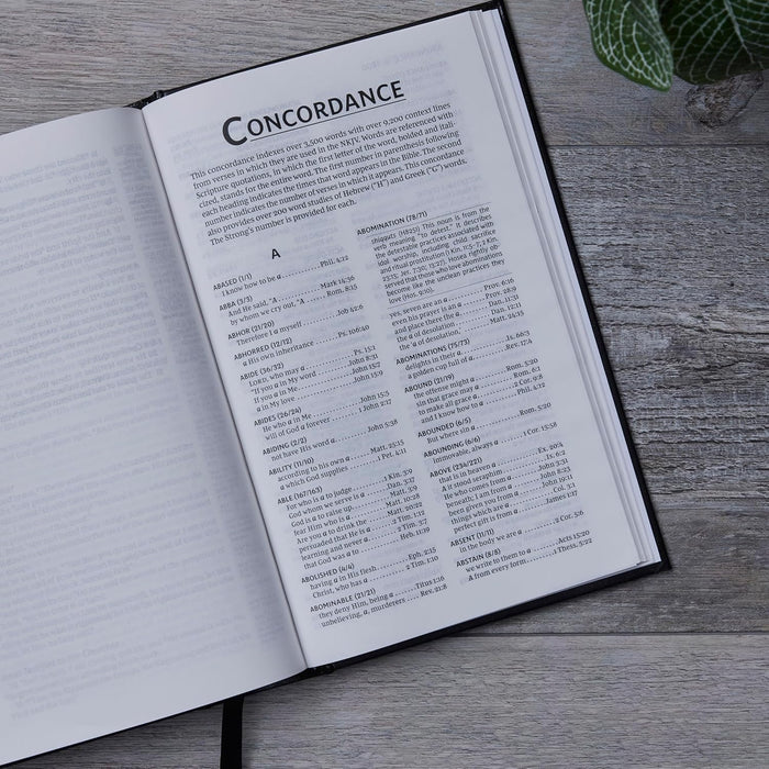 NKJV Single-Column Verse-by-Verse Reference Bible